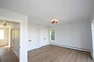 32 J H Dwyer Dr, Middletown, RI 02842 - Photo 16