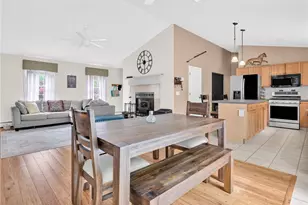 167 Vernon Dr, Glocester, RI 02814 - Photo 8