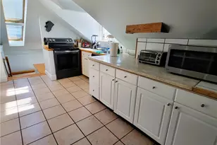 92 Pelham St, Newport, RI 02840 - Photo 6
