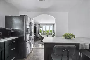 15 Beechwood Ave, Pawtucket, RI 02860 - Photo 8