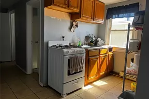 194 Pavilion Ave, Providence, RI 02905 - Photo 22