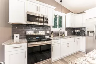 42 Seminole Trail, Cranston, RI 02921 - Photo 10
