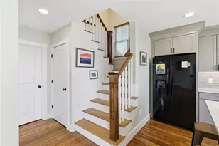 1124 Narragansett Blvd, Cranston, RI 02905 - Photo 12