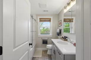 1124 Narragansett Blvd, Cranston, RI 02905 - Photo 24