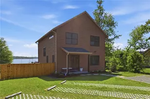 1124 Narragansett Blvd, Cranston, RI 02905 - Photo 4