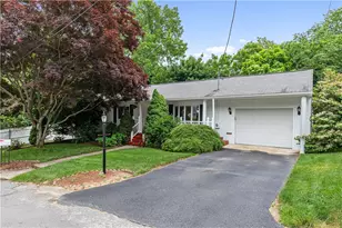 8 Palmer St, Smithfield, RI 02828 - Photo 2