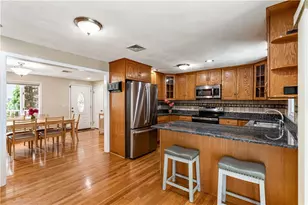 8 Palmer St, Smithfield, RI 02828 - Photo 14