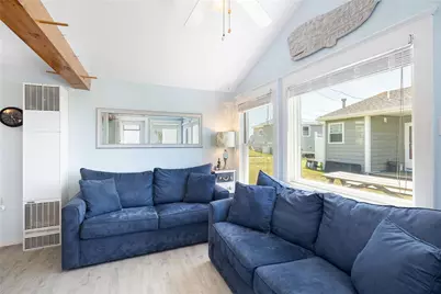 11 Woodruff Street, Narragansett, RI 02882 - Photo 10