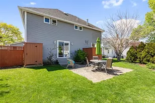 15 Shore Dr, Barrington, RI 02806 - Photo 4