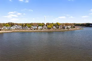 15 Shore Dr, Barrington, RI 02806 - Photo 2