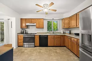 2 Lafayette Dr, Bristol, RI 02809 - Photo 26