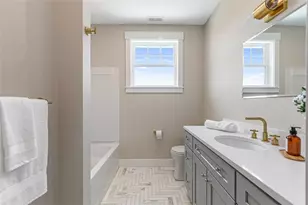 22 Farnsworth Ave, Tiverton, RI 02878 - Photo 34