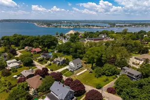 22 Farnsworth Ave, Tiverton, RI 02878 - Photo 2