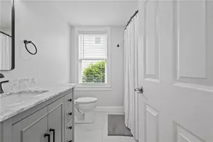 484 Thames St, Bristol, RI 02809 - Photo 8