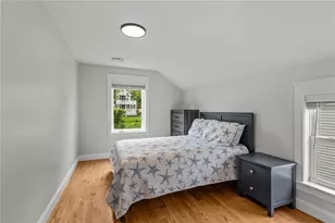 484 Thames St, Bristol, RI 02809 - Photo 16