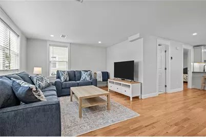 484 Thames Street, Bristol, RI 02809 - Photo 2