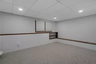 40 Red Oak Dr, Coventry, RI 02816 - Photo 18