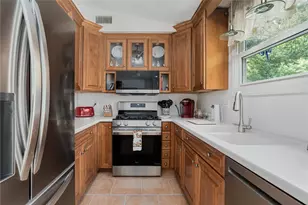 40 Red Oak Dr, Coventry, RI 02816 - Photo 10