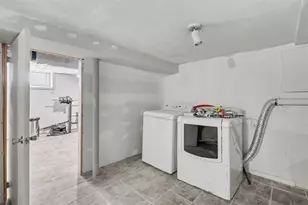 172 Massachusetts Ave, Providence, RI 02905 - Photo 32