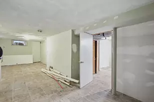 172 Massachusetts Ave, Providence, RI 02905 - Photo 30