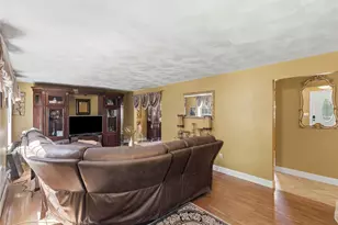 90 Rowley St, Providence, RI 02909 - Photo 10