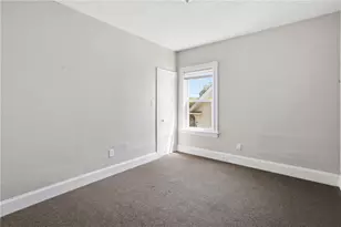 903 Roosevelt Ave, Pawtucket, RI 02860 - Photo 12
