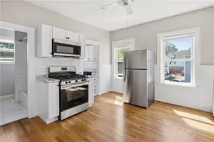 903 Roosevelt Ave, Pawtucket, RI 02860 - Photo 4