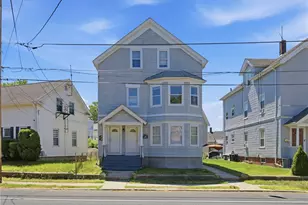 903 Roosevelt Ave, Pawtucket, RI 02860 - Photo 1