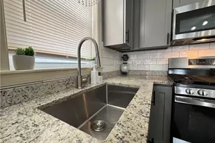 171 N Bend St, Pawtucket, RI 02860 - Photo 10