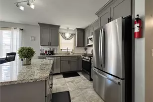 171 N Bend St, Pawtucket, RI 02860 - Photo 8