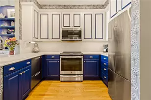 249 Hope St, Bristol, RI 02809 - Photo 14