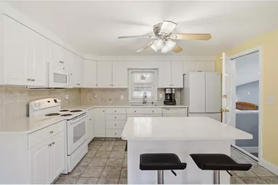 108 Hilton Avenue, East Providence, RI 02915 - Photo 2