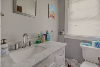 82 Van Zandt Avenue, Newport, RI 02840 - Photo 12