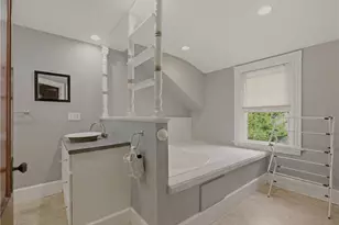 82 Van Zandt Ave, Newport, RI 02840 - Photo 18