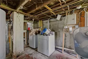 82 Van Zandt Ave, Newport, RI 02840 - Photo 22