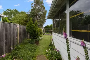 65 King Phillip St, Portsmouth, RI 02871 - Photo 36