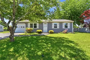 5 Lee Dr, Warren, RI 02885 - Photo 2