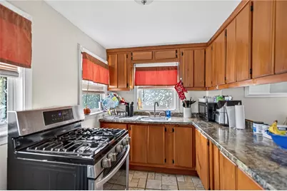 82 Perry Street, Central Falls, RI 02863 - Photo 20
