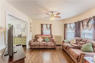 27 Cliffdale Ave, Cranston, RI 02905 - Photo 2