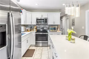 172 Baker St, Providence, RI 02905 - Photo 24