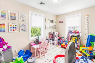 172 Baker St, Providence, RI 02905 - Photo 16