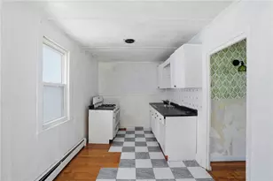 8 Mann Ave, Newport, RI 02840 - Photo 18