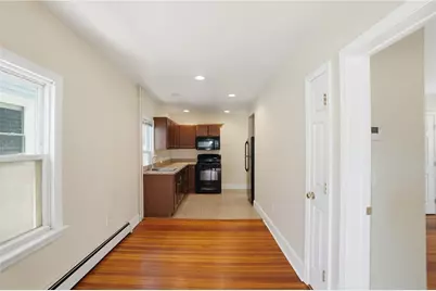 8 Mann Avenue, Newport, RI 02840 - Photo 6