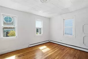 8 Mann Ave, Newport, RI 02840 - Photo 16