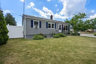 302 Shore Acres Ave, North Kingstown, RI 02852 - Photo 4