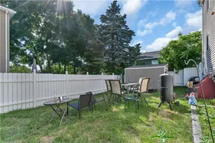 815 Elm St, Woonsocket, RI 02895 - Photo 10