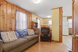 351 Maple St, Warwick, RI 02888 - Photo 16