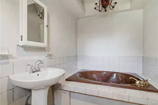 351 Maple St, Warwick, RI 02888 - Photo 10