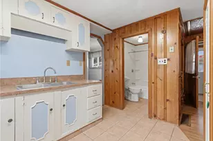 351 Maple St, Warwick, RI 02888 - Photo 4