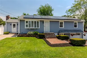 7 Oakcrest Dr, North Providence, RI 02904 - Photo 2